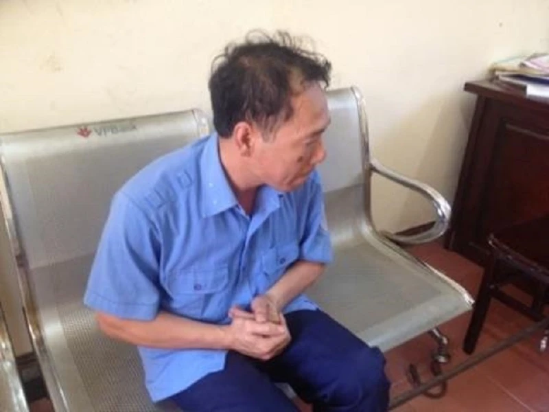 Thanh tra bịa chuyện bắt cóc để 'gạ tình' bị phạt 300.000 đồng ảnh 1