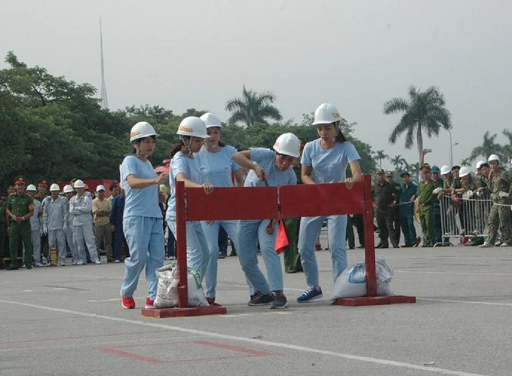 Những màn dập lửa mãn nhãn của Cảnh sát PCCC Hà Nội ảnh 6