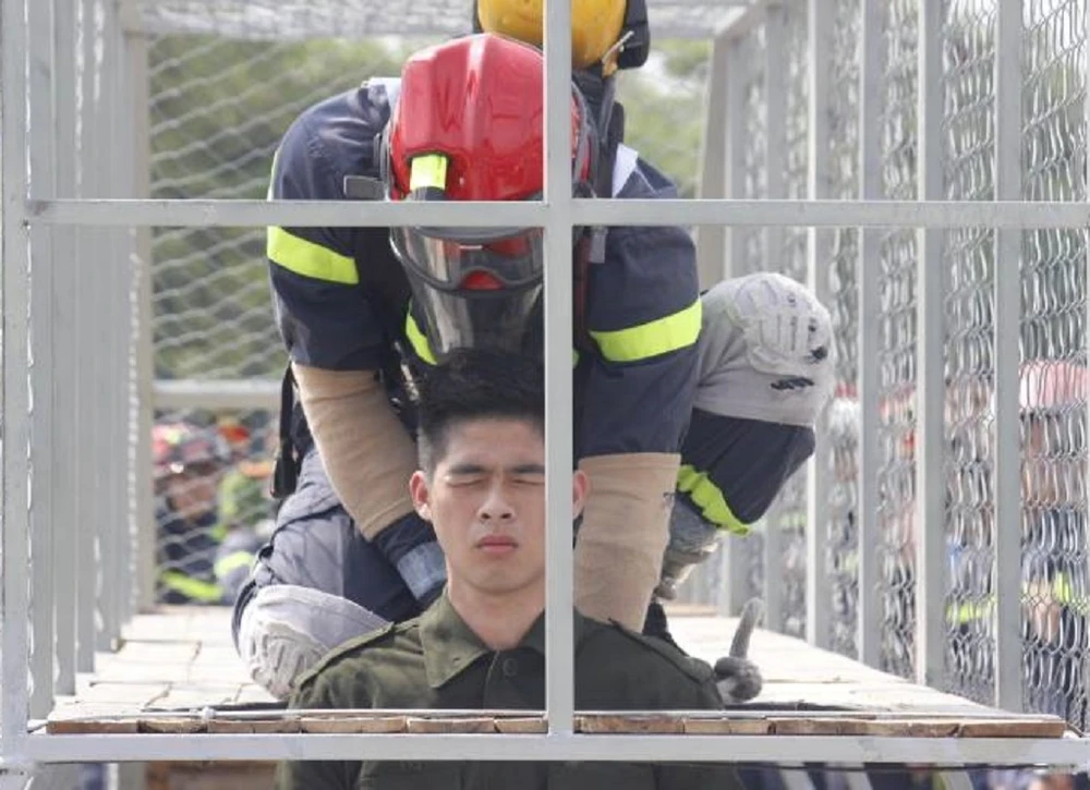 Những màn dập lửa mãn nhãn của Cảnh sát PCCC Hà Nội ảnh 5