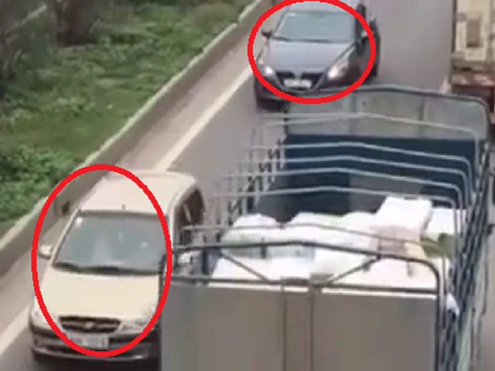 Cảnh sát tung quân truy tìm 4 ôtô quay đầu trên cao tốc ảnh 1