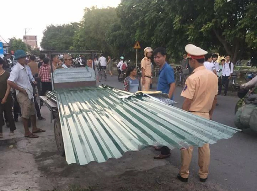 Va vào ba gác chở tôn, người đàn ông bị cứa tử vong ảnh 1