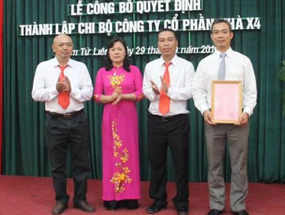 Bãi nhiệm chủ tịch HĐND phường cầm đầu đường dây lô đề ảnh 1