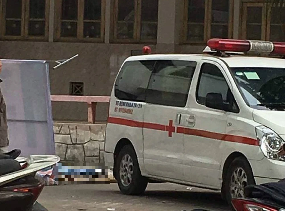 Thanh niên rơi từ tầng 6 tử vong, để lại thư tuyệt mệnh ảnh 1