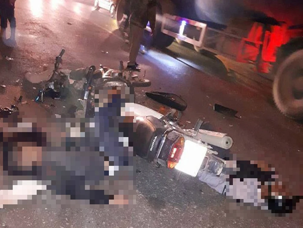 2 xe máy đối đầu, 2 người tử vong tại chỗ ảnh 1