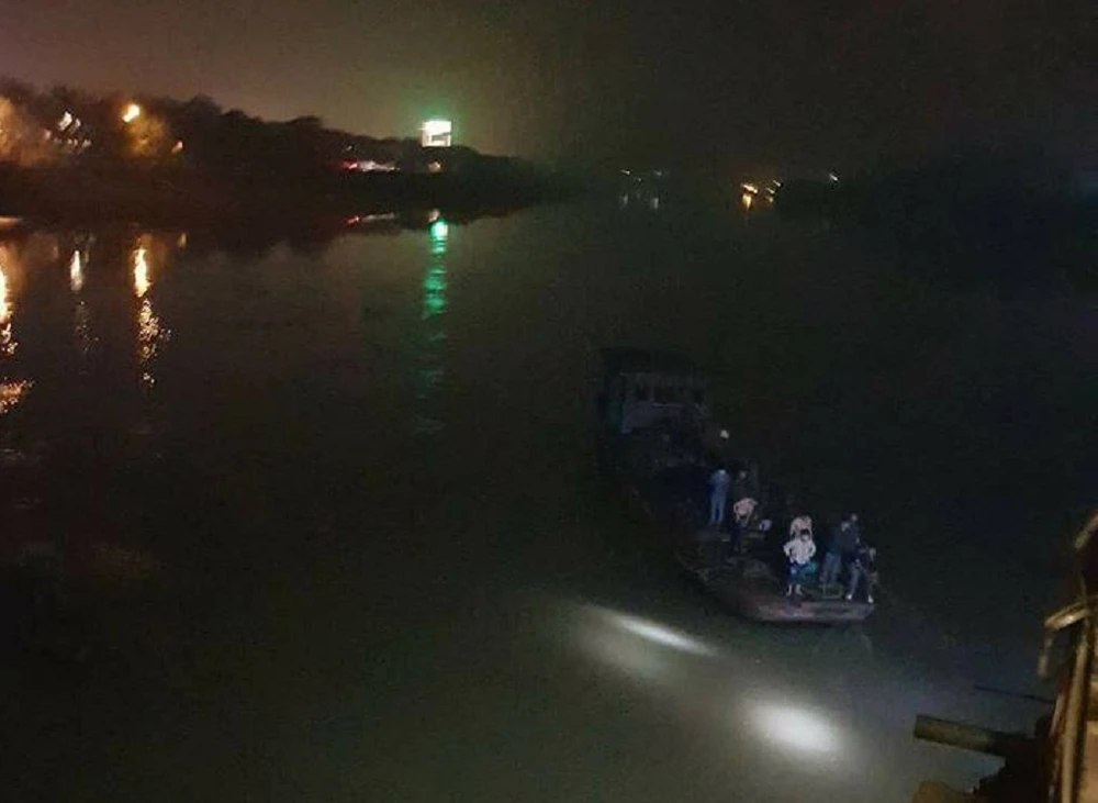 2 cán bộ y tế Yên Bái tử vong trên sông Hồng ảnh 1