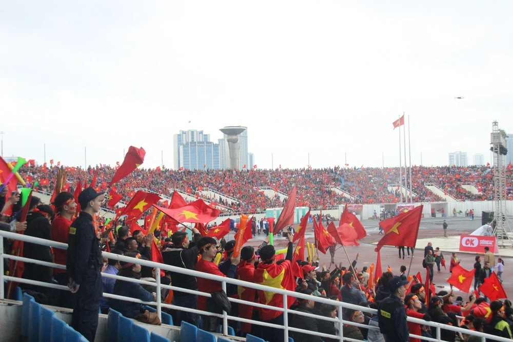 Những hình ảnh không thể quên tại 'chảo lửa' Mỹ Đình ảnh 1