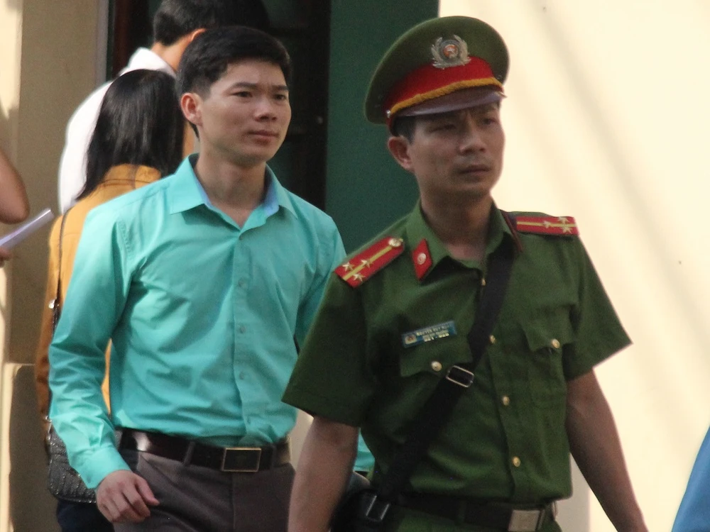 Siết chặt an ninh tại phiên xử bác sĩ Hoàng Công Lương