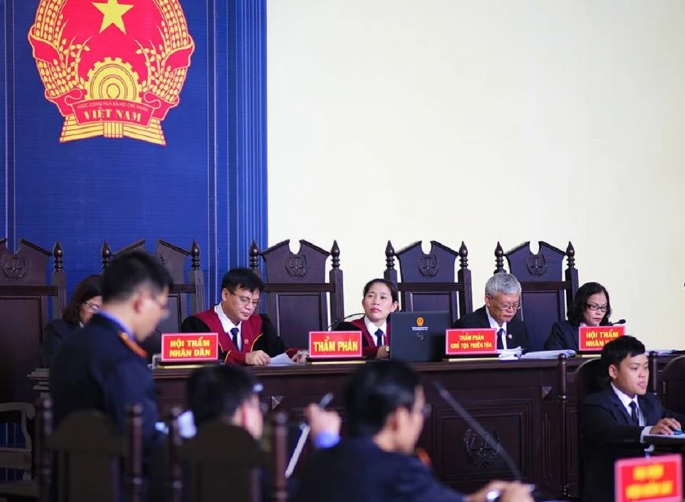 Chủ tọa nói gì về việc đồng ý không công bố bản án ông Vĩnh