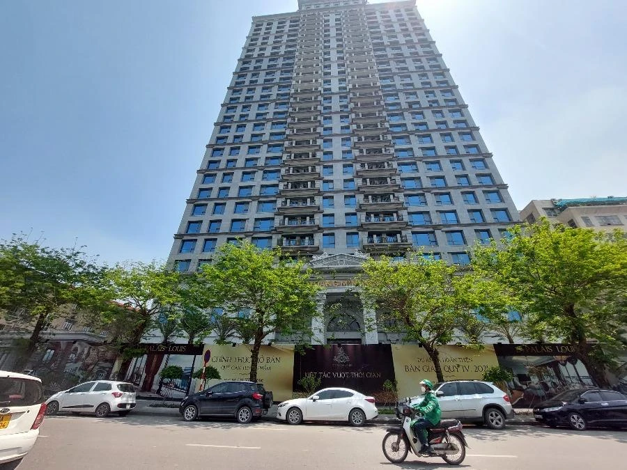 Một dự án của Tập đoàn Tân Hoàng Minh trên đường Nguyễn Văn Huyên, Cầu Giấy, Hà Nội. Ảnh: T.PHAN