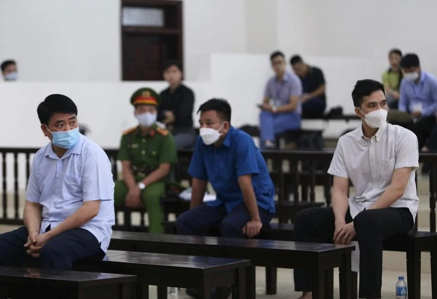 Các bị cáo tại tòa sáng 20-6. Ảnh: UYÊN TRANG