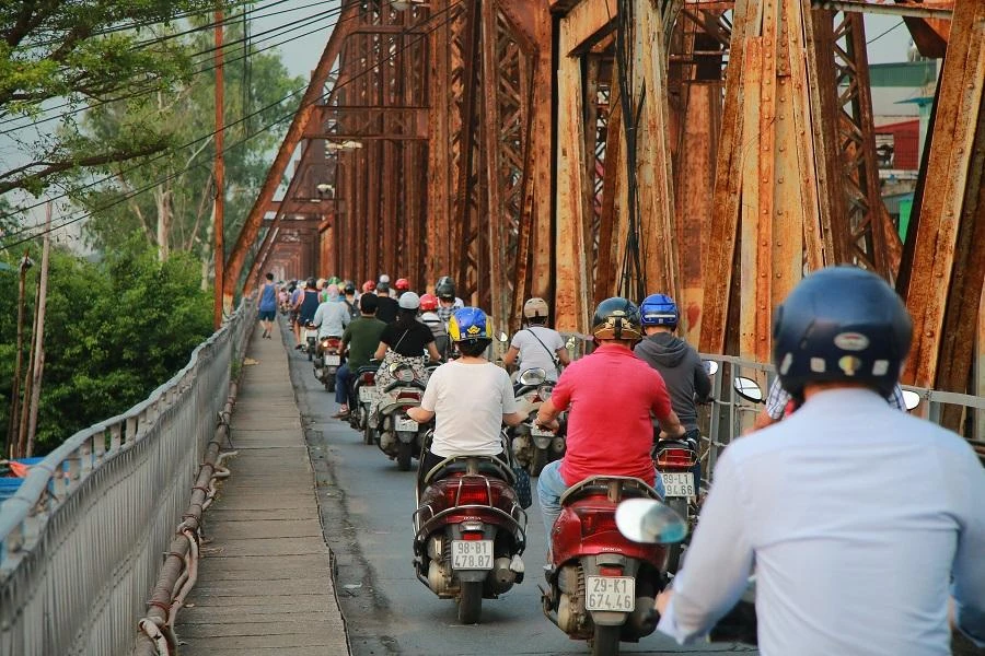 Việc ùn tắc chỉ phức tạp tại các vị trí lắp đặt rào chắn. Nếu qua được điểm này, dòng phương tiện có thể di chuyển bình thường.