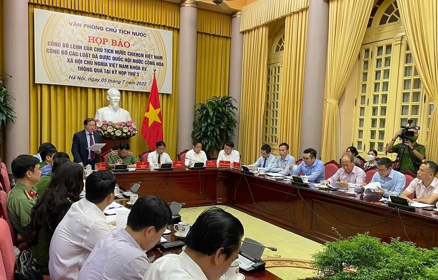 Văn phòng Chủ tịch nước tổ chức họp báo công bố lệnh của Chủ tịch nước về năm dự án luật đã được Quốc hội khóa XV thông qua. Ảnh: TP