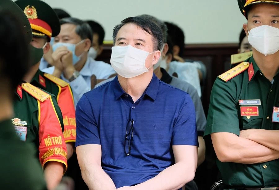 Cựu đại tá Nguyễn Thế Anh tại phiên tòa sơ thẩm. Ảnh: UYÊN TRANG