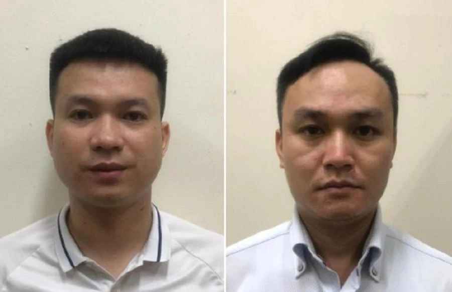 Hai bị can tại cơ quan công an. Ảnh: CA