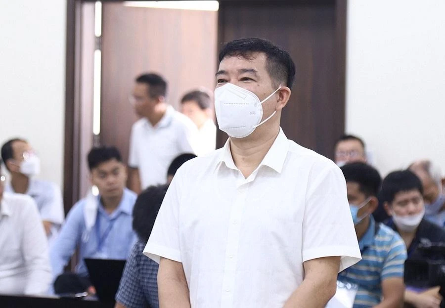 Cựu trưởng Công an quận Tây Hồ Phùng Anh Lê tại phiên tòa sơ thẩm. Ảnh: UYÊN TRANG
