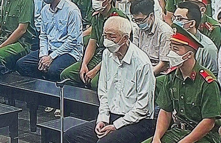 Bị cáo Nguyễn Văn Minh trong phòng xét xử