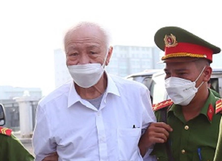 Bị cáo Nguyễn Văn Minh, cựu chủ tịch HĐQT Tổng Công ty 3/2. Ảnh: UYÊN TRANG Bị cáo Nguyễn Văn Minh, cựu chủ tịch HĐQT Tổng Công ty 3/2. Ảnh: UYÊN TRANG