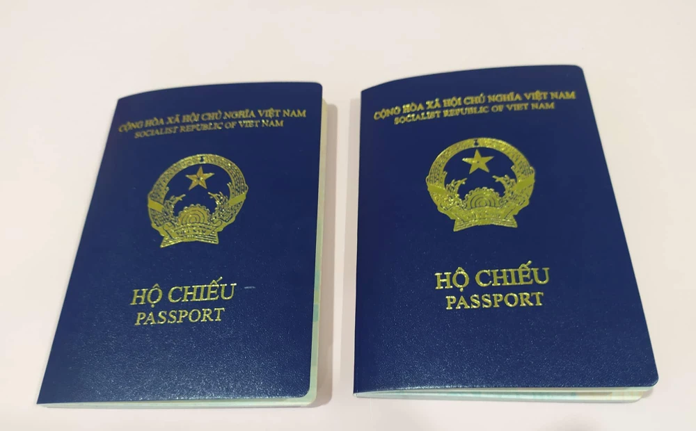 Dự kiến ngày 7-11, Quốc hội sẽ thảo luận về việc bổ sung thông tin “nơi sinh” trong hộ chiếu. Ảnh: H.G