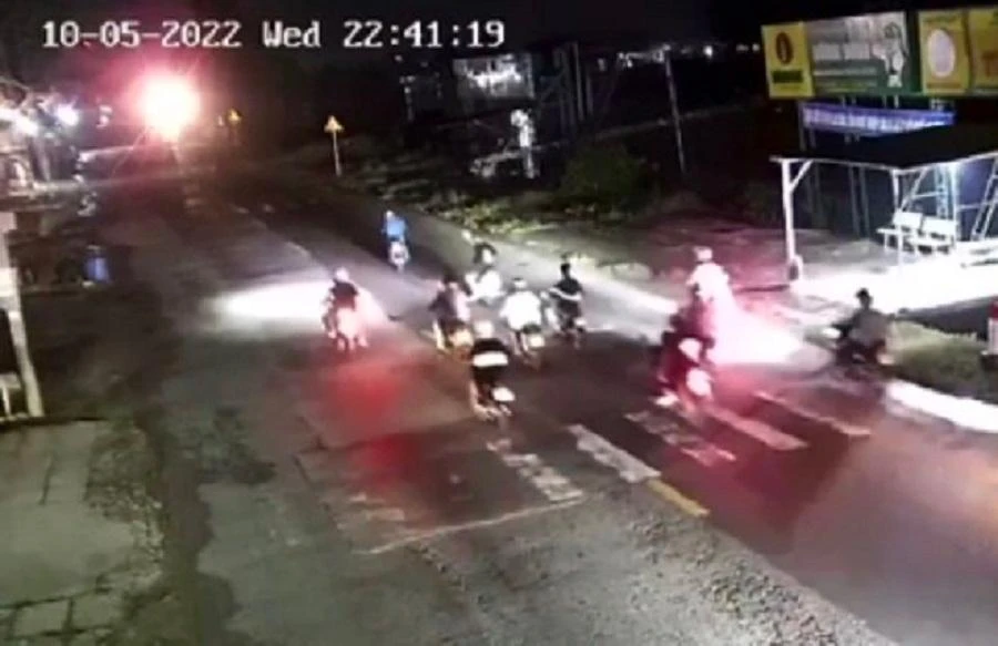 An Giang: Nhóm ‘quái xế’ cử người theo dõi công an để tổ chức đua xe trái phép ảnh 1