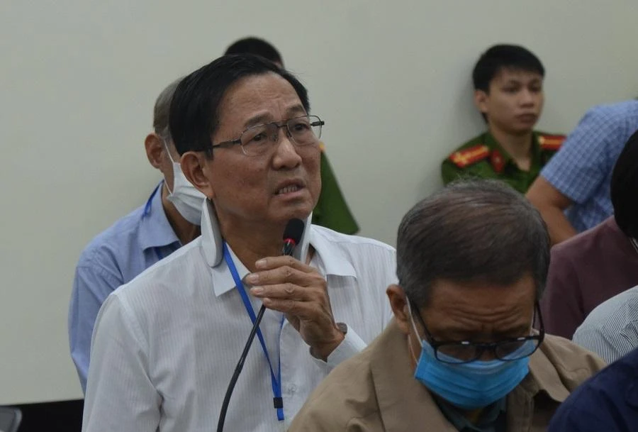 Cựu thứ trưởng Bộ Y tế Cao Minh Quang tại phiên tòa ngày 21-11. Ảnh: UYÊN TRANG