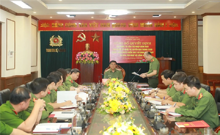 Hội nghị công bố Quyết định xác minh tài sản, thu nhập của người có chức vụ, quyền hạn trong Công an nhân dân năm 2022. Ảnh: BCA