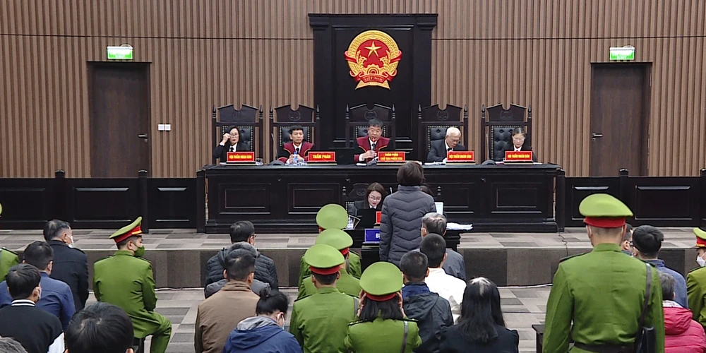 Phiên tòa xét xử các bị cáo trong vụ án AIC. Ảnh: CTV