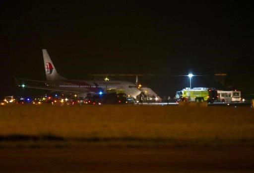 Ảnh chụp lại chiếc máy bay MH192 tại sân bay Kuala Lumpur từ xa.