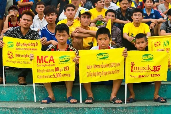 Bóng đá xứ Thanh: Tình yêu được "rao bán" bằng mọi cách? ảnh 1