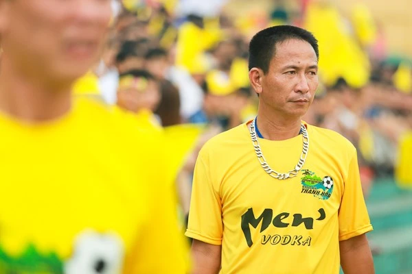 Bóng đá xứ Thanh: Tình yêu được "rao bán" bằng mọi cách? ảnh 6 Bóng đá xứ Thanh: Tình yêu được "rao bán" bằng mọi cách? ảnh 6