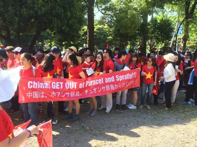 Người Việt tại Nhật phản đối trước Sứ quán Trung Quốc ảnh 5