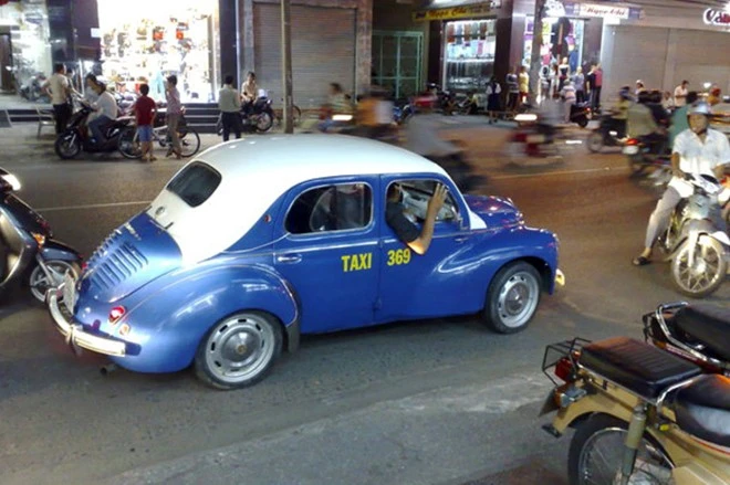 Tại Sài Gòn hiện nay đang có một số chiếc taxi cóc được phục chế nguyên trạng và phục vụ cho thuê chụp hình, du lịch tại nội thành TP.HCM. Giá thuê những chiếc xế này còn đắt hơn cả giá thuê xế mới hiện đại, khoảng 2-3 triệu cho 3 giờ chụp hình.