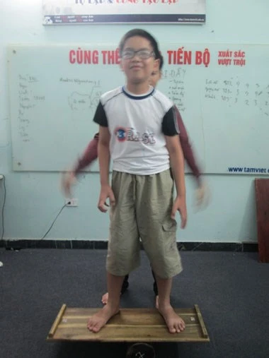 Người lạ rình rập, hỏa hoạn: Con bạn đã biết cách phòng tránh? ảnh 1