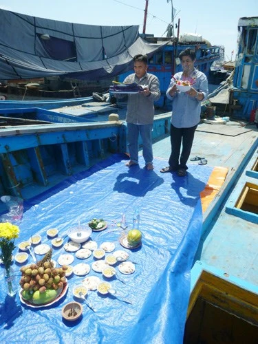 TQ có dám cung cấp danh tính tàu Trung Quốc đâm chìm tàu cá VN? ảnh 1