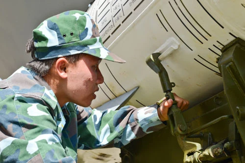 Huấn luyện dây chuyền sản xuất đạn Tên lửa C75 ở Trung đoàn 274