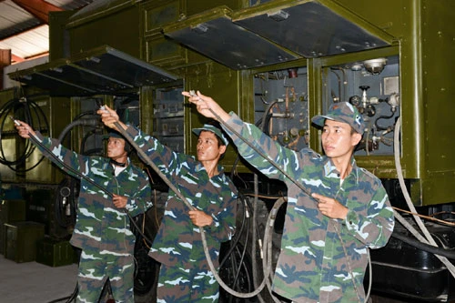 Huấn luyện dây chuyền sản xuất đạn Tên lửa C75 ở Trung đoàn 274