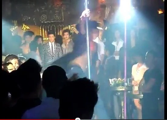 Hà Nội: Phạt tới 60 triệu đồng hành vi tổ chức nhảy múa thoát y ảnh 1