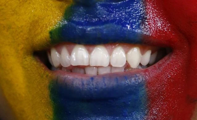 Những kiểu vẽ mặt độc nhất của fan World Cup 2014 ảnh 19