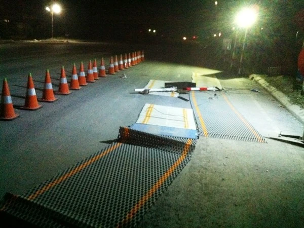 Tạm giữ phương tiện và lái xe đầu kéo cố tình phá hoại trạm cân ảnh 1