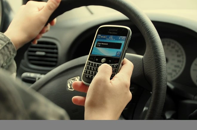 Những thói quen phụ nữ nên bỏ khi lái xe ảnh 5