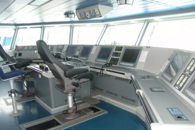 Bên trong khoang điều khiển tàu Kiểm ngư-781 hiện đại nhất VN ảnh 8