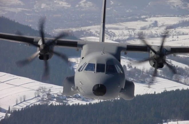 Việt Nam chuẩn bị mua phi cơ C-295: Nên chọn phiên bản nào? ảnh 2