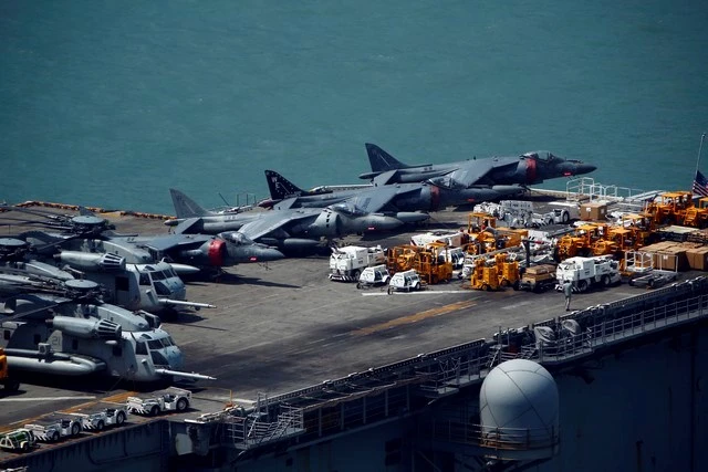 Nhật Bản quyết mua tàu đổ bộ khổng lồ đối đầu Trung Quốc ảnh 7