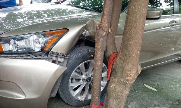 Xe “điên” đâm liên hoàn, 3 người nguy kịch ảnh 7