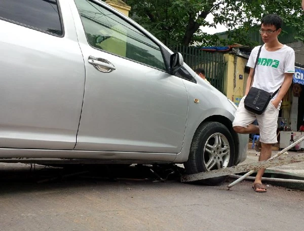 Xe “điên” đâm liên hoàn, 3 người nguy kịch ảnh 4