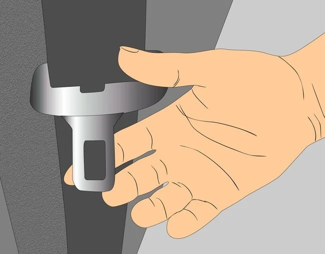 Cách thoát khỏi xe bị chìm xuống nước ảnh 3