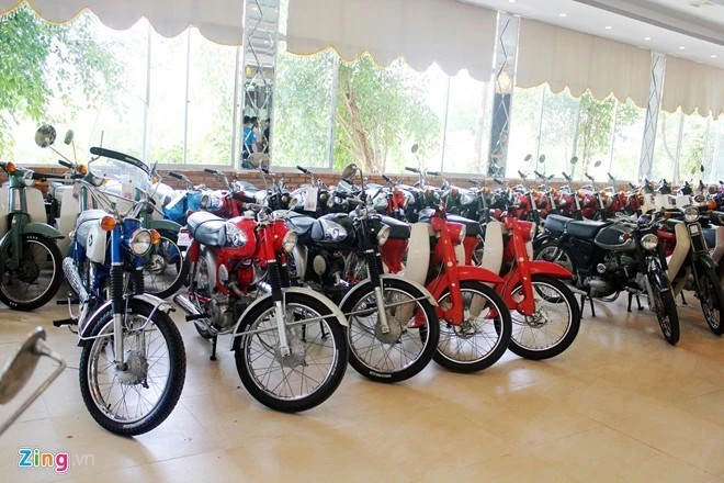 Khám phá bộ sưu tập hàng trăm chiếc xe máy cổ tại Sài Gòn
