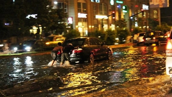 Đường Sài Gòn ngập nặng, giao thông hỗn loạn ảnh 11