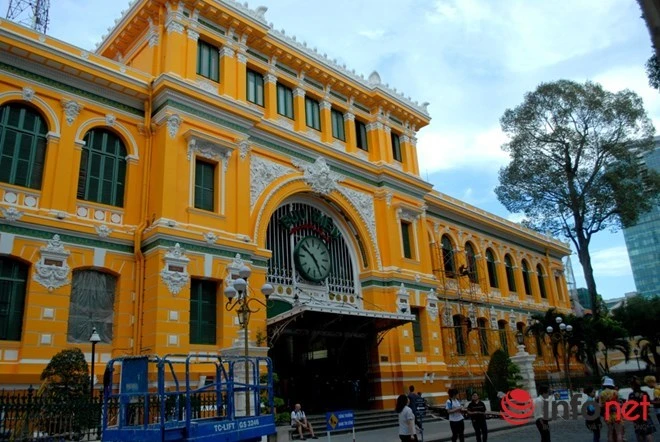 Bưu điện TP.HCM được tài trợ toàn bộ sơn khi sơn lại ảnh 1