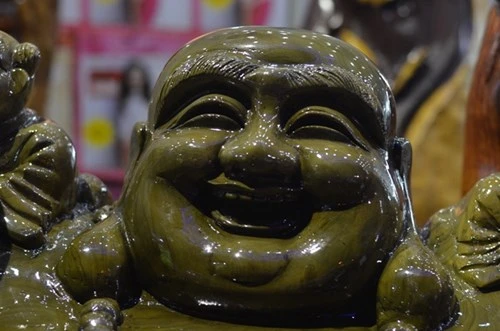 Tượng Phật bằng gỗ thủy tùng nặng hàng tấn ở Đà Nẵng ảnh 2