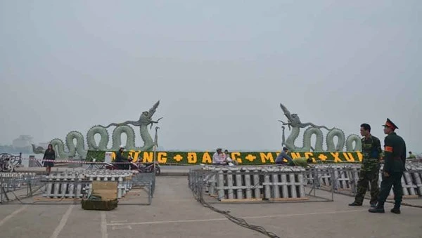 Cận cảnh các trận địa pháo hoa sẵn sàng cho đêm Giao thừa ảnh 4